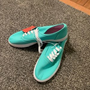 Mossimo Mint green tennis shoes 10